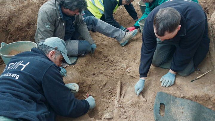 Aparecen los primeros restos de asesinados en la fosa del cementerio de Belalcázar